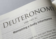 Deuteronomy (5 Mose)